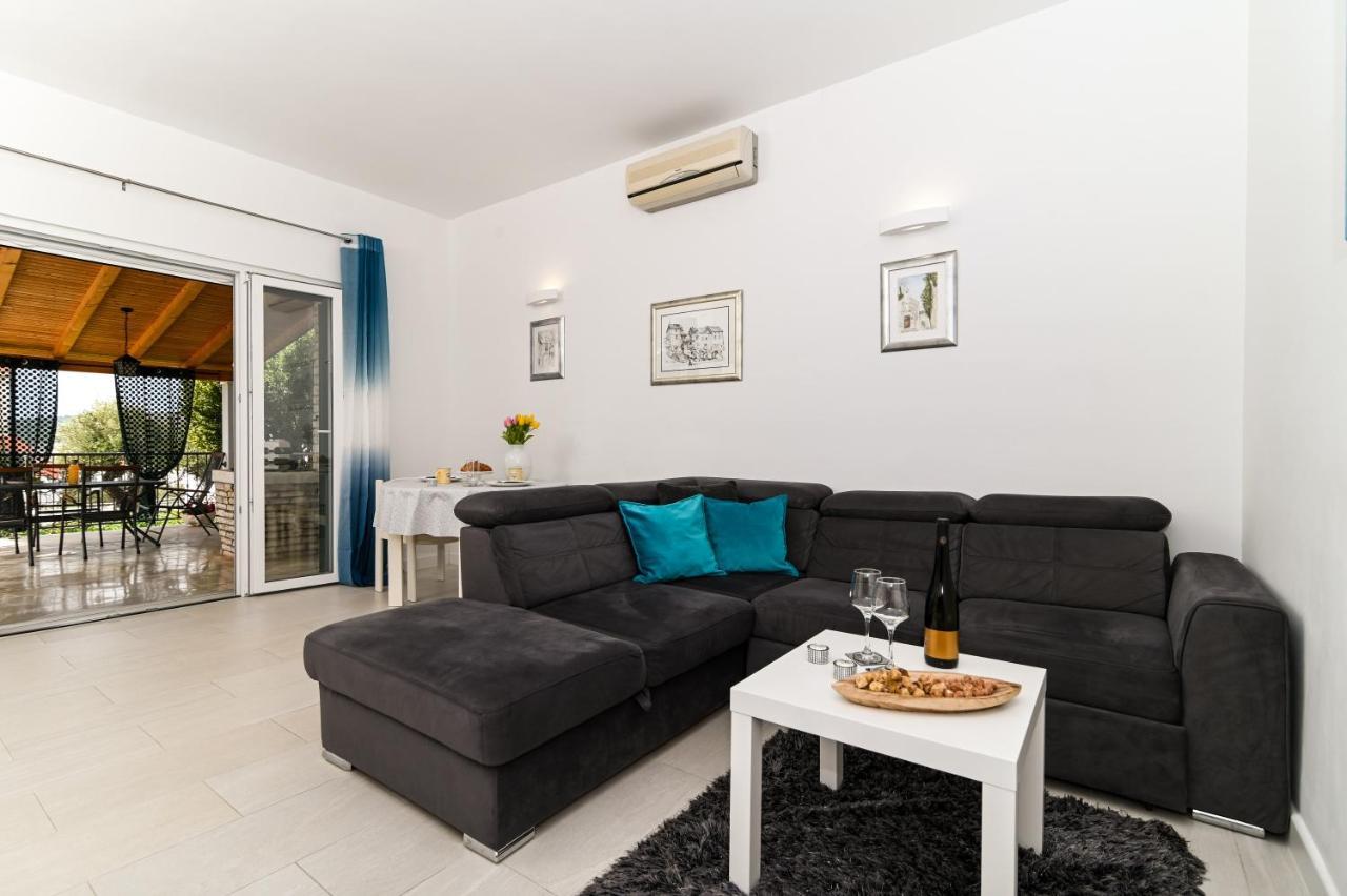 Holiday House Dijana, Kanica โรกอซนิซา ภายนอก รูปภาพ